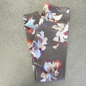 ATHLETA grey floral leggings size small full length